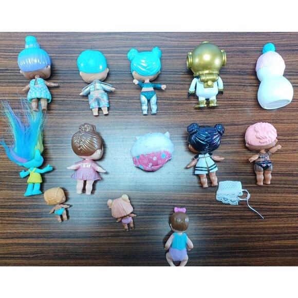 Toy L O L Mini Figurines Girls Boys Baby Random Lot Of 14 - Picture 4 of 10